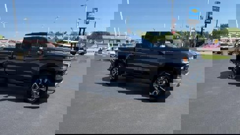 Certified 2022 Chevrolet Silverado 1500 LT image 2