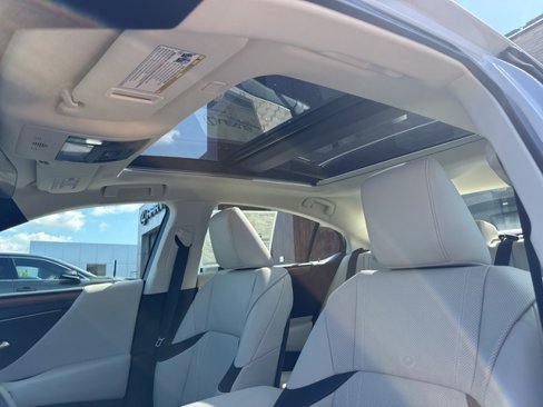 New 2025 Lexus ES 350 Luxury image 40