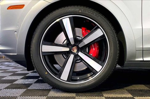 New 2026 Porsche Cayenne GTS image 11