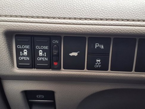 New 2026 Honda Odyssey Touring image 7