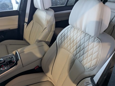 New 2026 BMW X7 M60i image 13