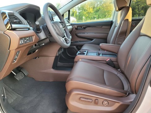New 2026 Honda Odyssey Touring image 5