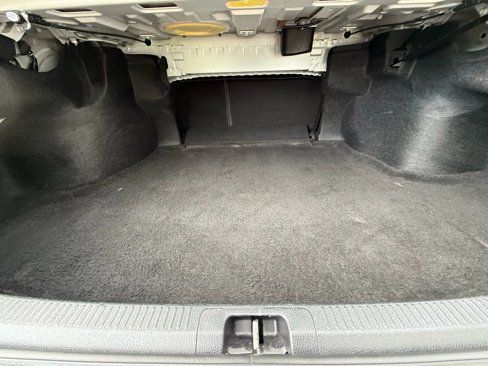 Used 2019 Toyota Camry LE image 11