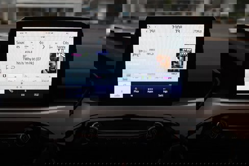 Used 2022 Ford Escape SEL w/ Technology Package image 7