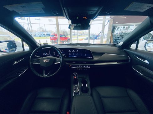 Used 2024 Cadillac XT4 Premium Luxury image 43