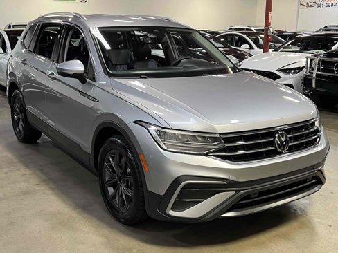 Used 2022 Volkswagen Tiguan SE image 3