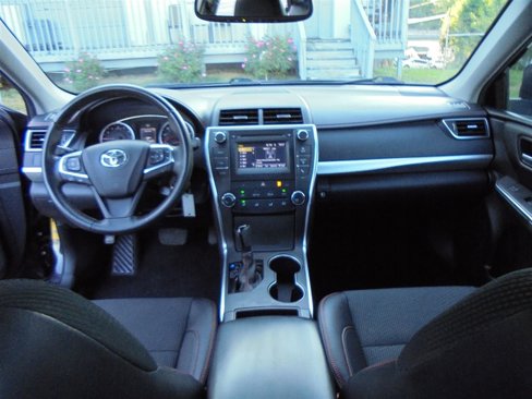 Used 2017 Toyota Camry SE image 30