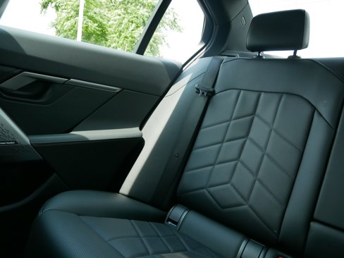 Used 2025 BMW 540i xDrive image 12