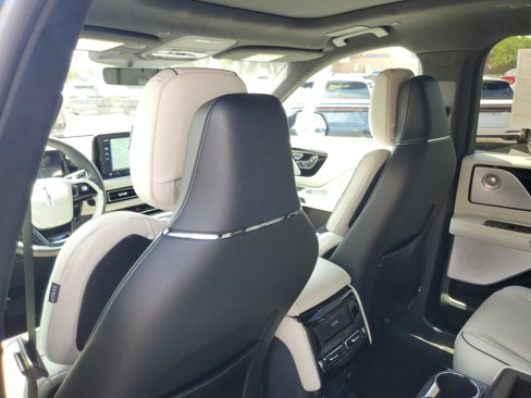 New 2025 Lincoln Aviator Black Label w/ Jet Appearance Package image 25