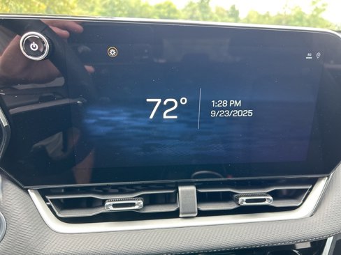 New 2025 Chevrolet Equinox LT w/ Convenience Package II image 23