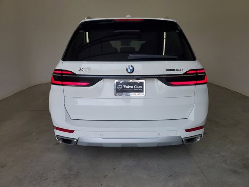 Used 2025 BMW X7 xDrive40i image 6