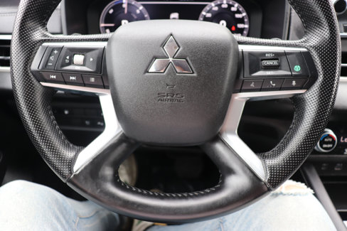 Used 2024 Mitsubishi Outlander 4WD Plug-In Hybrid image 30