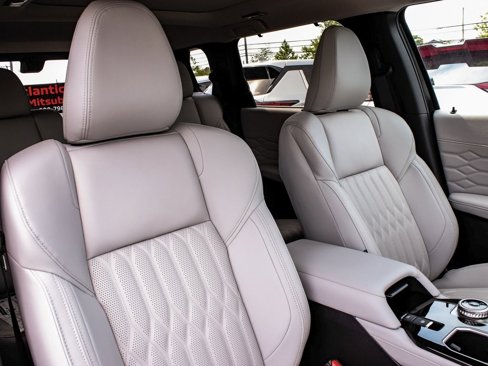 New 2025 Mitsubishi Outlander AWD image 43