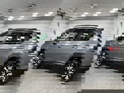 Used 2024 Volkswagen Atlas SE image 8