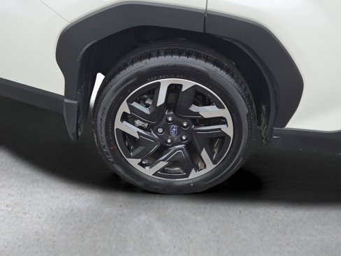 Certified 2025 Subaru Forester Limited image 28