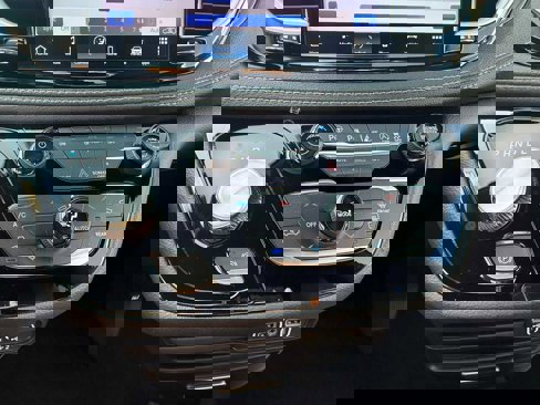 New 2025 Chrysler Pacifica Select w/ Fav Edition Package image 17