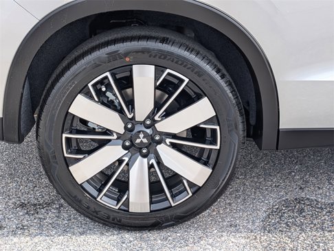New 2025 Mitsubishi Outlander SE image 8