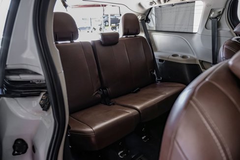 Used 2020 Toyota Sienna Limited Premium image 26