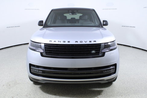 New 2025 Land Rover Range Rover SE image 2