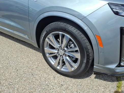 Used 2023 Cadillac XT6 Premium Luxury w/ Technology Package image 4