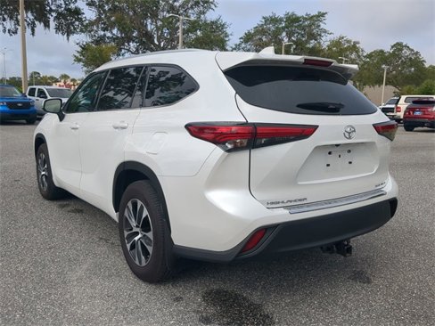 Used 2022 Toyota Highlander XLE image 21