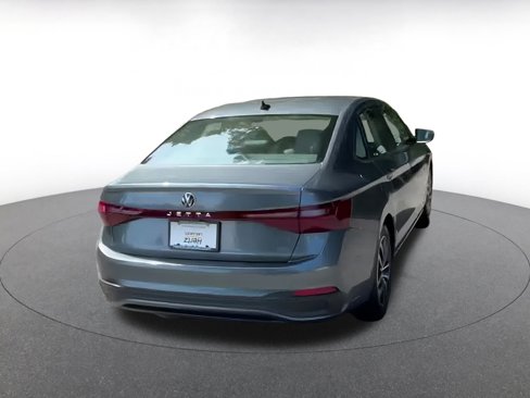 Used 2025 Volkswagen Jetta SE image 14