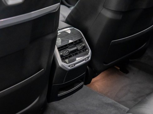 New 2025 BMW i7 eDrive50 w/ M Sport Package image 19