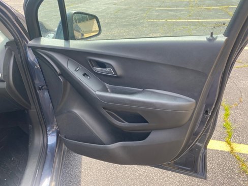 Used 2019 Chevrolet Trax LS w/ Tint and Cruise Package image 23