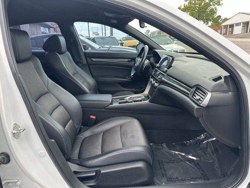 Used 2018 Honda Accord Sport image 9