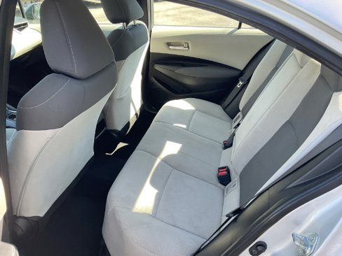 Used 2021 Toyota Corolla LE image 9