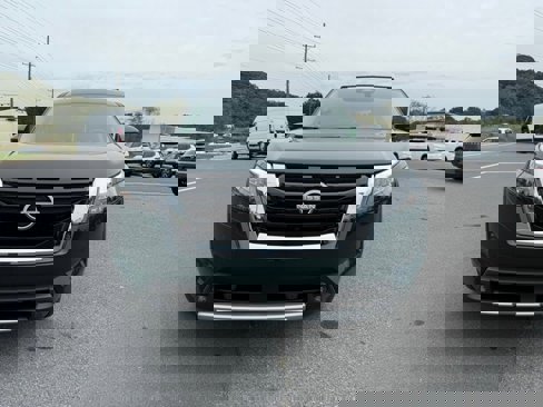 New 2025 Nissan Pathfinder Platinum w/ Cargo Package image 3