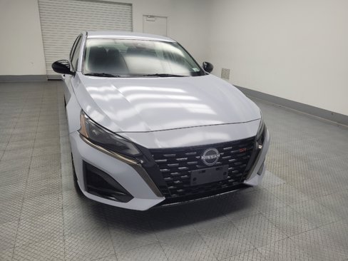 Used 2023 Nissan Altima 2.5 SR image 14