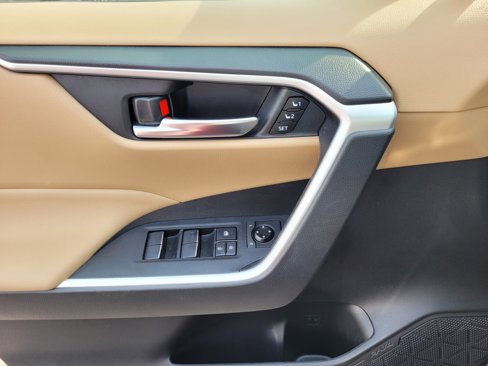 Certified 2021 Toyota RAV4 XLE Premium image 24