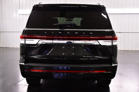 Used 2024 Lincoln Navigator L Reserve image 6