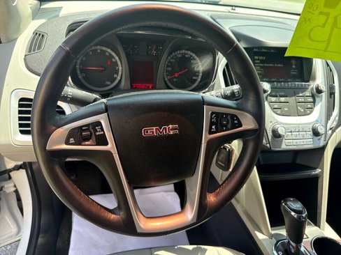 Used 2017 GMC Terrain SLT image 11