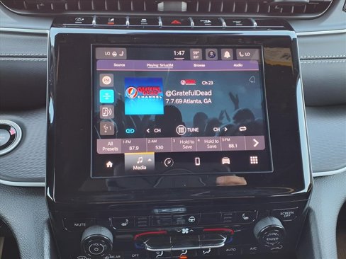 New 2025 Jeep Grand Cherokee Altitude image 9