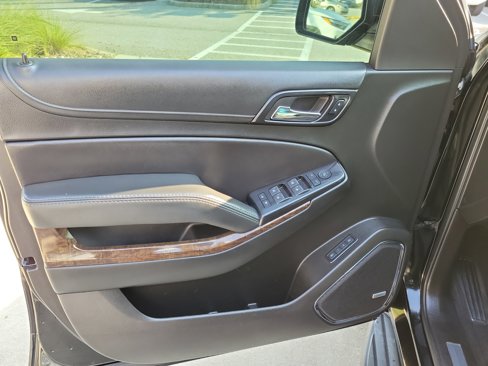 Used 2018 Chevrolet Suburban LT image 10