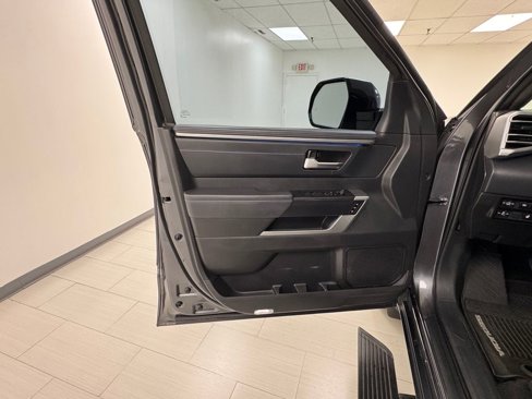 Used 2024 Toyota Sequoia Platinum image 9