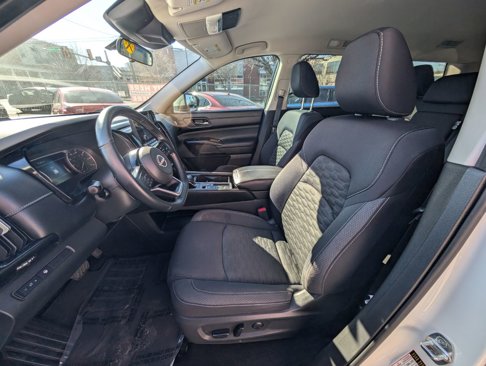 Used 2022 Nissan Pathfinder SV image 15