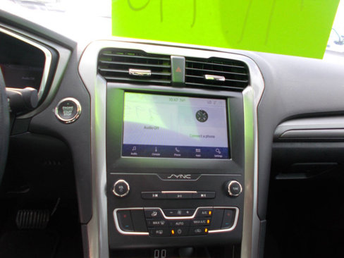 Used 2020 Ford Fusion SE image 14