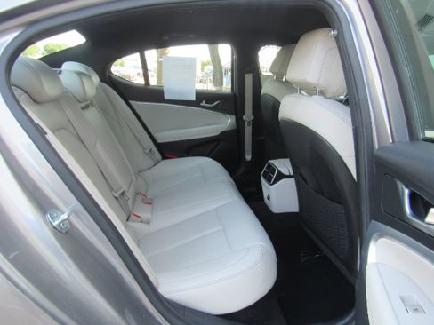 Used 2025 Genesis G70 2.5T image 24