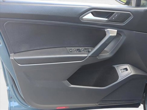 Used 2019 Volkswagen Tiguan SE image 10