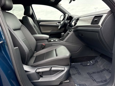 Used 2022 Volkswagen Atlas Cross Sport SE w/ Panoramic Sunroof Package image 19