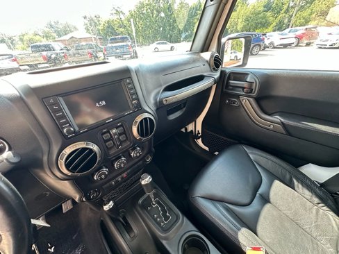 Used 2018 Jeep Wrangler Unlimited Sport image 19