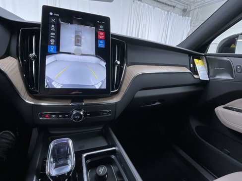 New 2026 Volvo XC60 B5 Plus w/ Climate Package image 20