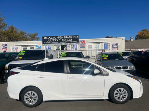 Used 2017 Toyota Prius Two image 8