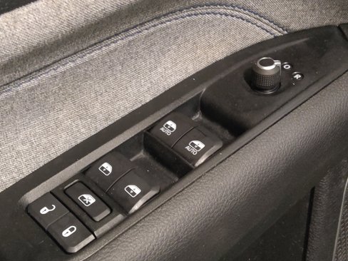 Used 2022 Jeep Compass Latitude w/ Sun and Sound Group image 27