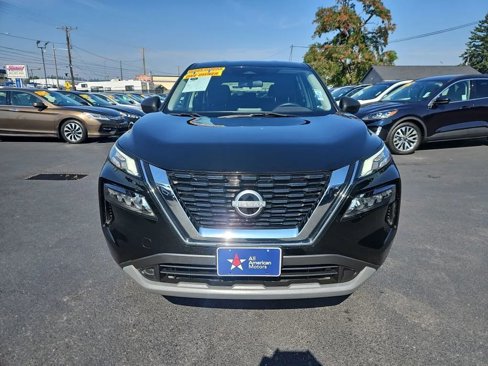 Used 2023 Nissan Rogue S image 2