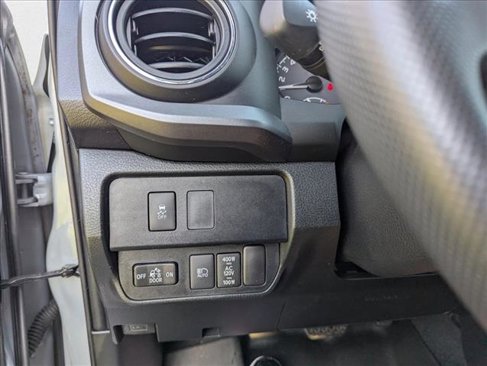 Used 2021 Toyota Tacoma TRD Sport image 15