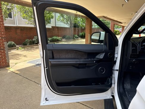 Used 2019 Ford Expedition Limited w/ Equipment Group 302A image 12
